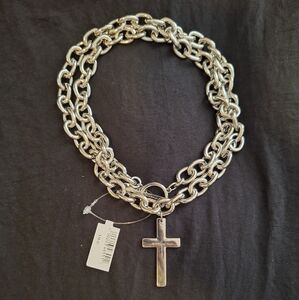 Reagan Chunky Chain Cross Pendant Necklace